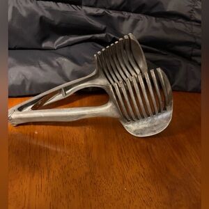 Vintage Tomato-Egg- Veggie Slicer.